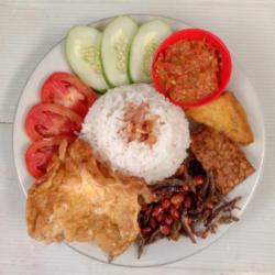 Nasi Campur Teri Telor Dadar