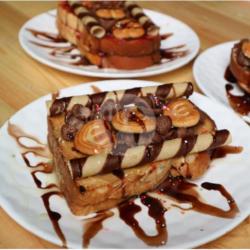 Roti Bakar Kacang