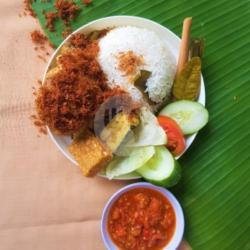 Nasi Uduk Ayam Laos