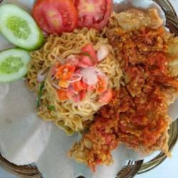 Mie Geprek Ambyar Ayam Nasi