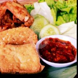 Ayam Lalapan Sosis Tahu Tempe