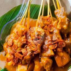 Sate 10 Tusuk   Ketupat ( Campur Lidah Daging )