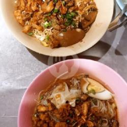 Kwetiau Pansit Jumbo