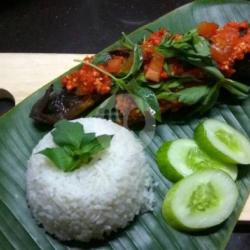 Lele Penyet Dan Nasi