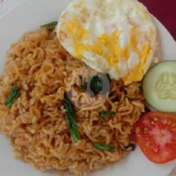 Nasi Ruwet Telur