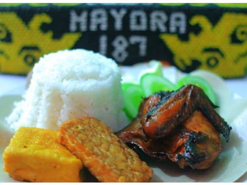 Ayam Bakar Mayora 187, Angkrek