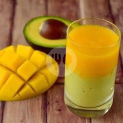 Avogo Smoothies: Alpukat, Mangga, Fresh Milk