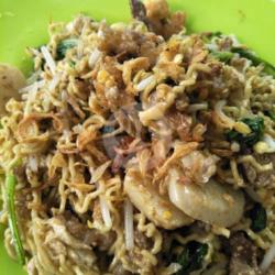 Mie Pansit Goreng Daging Lengkap