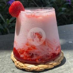 Milky Strawberry Drink (medium)