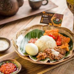 Nasi Gudeg Krecek   Telur Opor