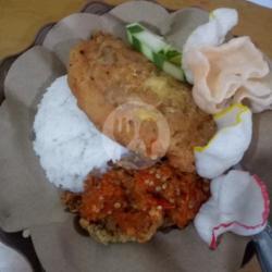 Nasi Kulit Ayam Crispi