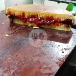 Martabak Strawbery Coklat Susu