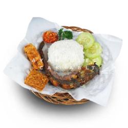 Paket 17 - Lele Goreng