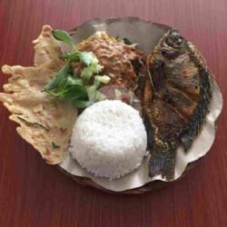 Nasi Pecel Mujaer