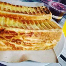 Roti Bakar Strawberry - Blueberry