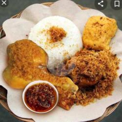 Nasi Uduk Ayam Goreng Serundeng