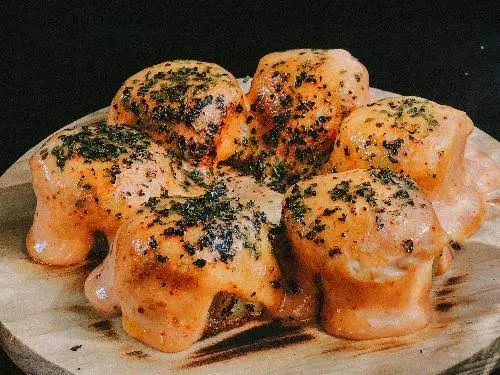 Ratu Dimsum, Jalan Cut Nyak Dien