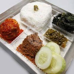 Nasi Box Rendang   Telur Bulat