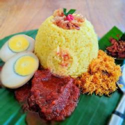 Nasi Kuning Banjar Daging Sapi Telur