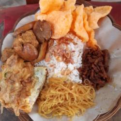 Nasi Uduk Bihun Telur Dadar