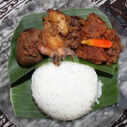 Nasi Gudeg Telur Suwir