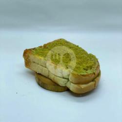 Kitkat Matcha Toast