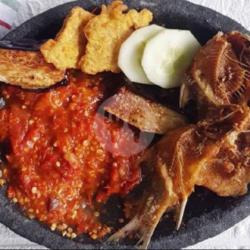 Nasi Penyetan Ikan Asin Sambel Dower