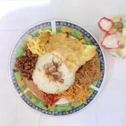 Nasi Uduk Telur Dadar Balado