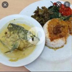 Nasi Kepala Ikan Mas Sayur