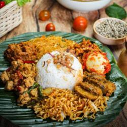 Nasi Uduk Telur Balado