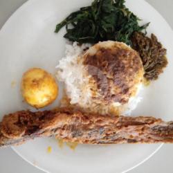 Nasi Ikan Lele Goreng Telor Gulai