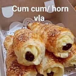 Cum Cum /horn Pastry