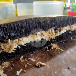 Martabak Manis Keju Kacang Black Fores