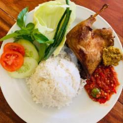 Bebek Ungkep Goreng