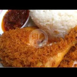 Nasi Uduk Pecel Ayam (1/4potong)