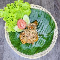 Ayam Crispy Sayap   Nasi   Pilihan Aneka Sambal   Es Teh