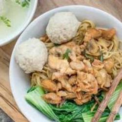 Mie Ayam Lada Hitam ( Bakso )