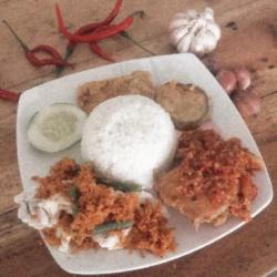 Ayam Geprek Urap   Nasi