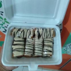 Lumpia Pisang Tiramisu