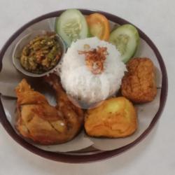 Ayam Penyet Sambel Ijo   Teri Komplit