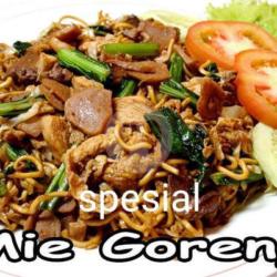 Mie Goreng Spesial, Telor Orak-arik   Ayam   Sosis   Ati Ampela   Bakso