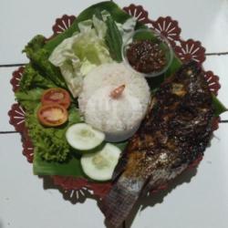 Nasi Nila Bakar Dbakar Dengan Batok Kelapa Tanpa Di Goreng