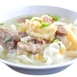 Kwetiau Kuah Sapi Campur
