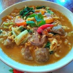 Mie Kuah Pentol Telor