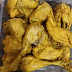 Ayam Kampung Ungkep Bumbu Kuning