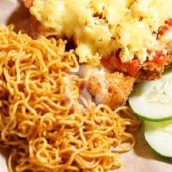 Indomie Goreng Ayam Geprek Mozarella
