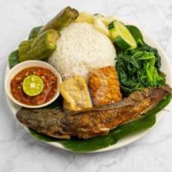 Nasi Tempong   Lele