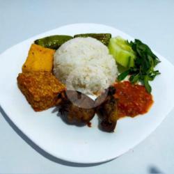 Nasi Lalapan Ati Ampela Komplit