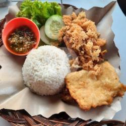 Bebek Kremes Nasi