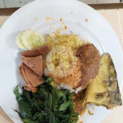 Nasi Ikan Gulai Kuning